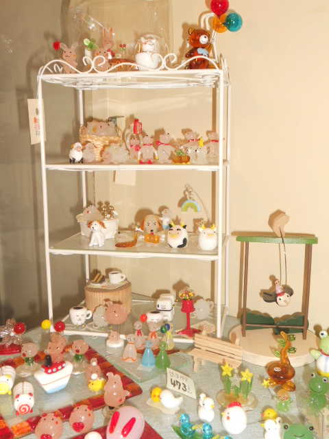 ���K���X�R�[�i�[�ɂ͑��ɂ���������̓����������c�Ԃ��A���A�L�A�������A�r�A���X�c�y���M����J�b�p�܂ŁI�H