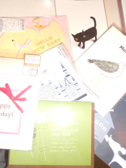 ������ƈꌾ�̃��b�Z�[�W�ɕ֗��Ȉ�MⳁB���[�Z�[�W�J�[�h�����p�ӂ��Ă���܂��B